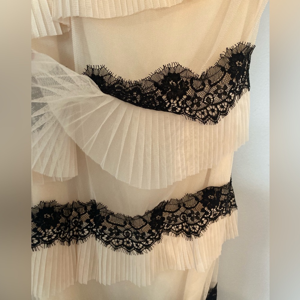 Max & Cleo One Shoulder Pleated Dress with Lace sz 6 - Picture 6 of 13